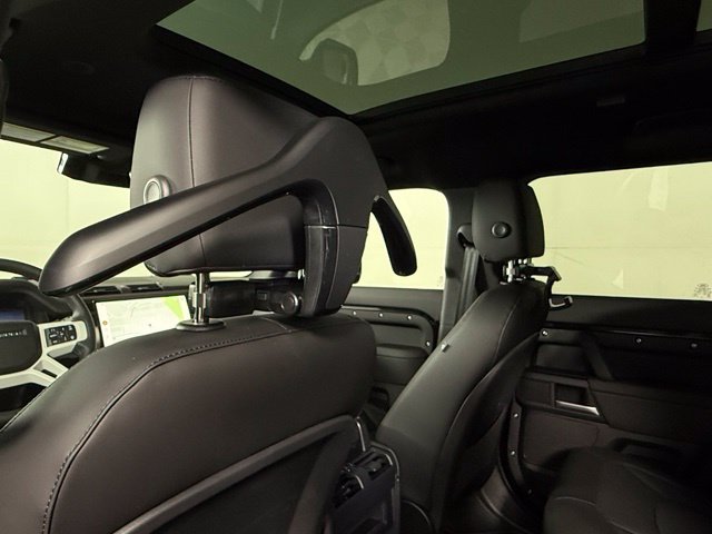 New 2026 Land Rover Defender 110 X-Dynamic SE AWD/4WD image 24