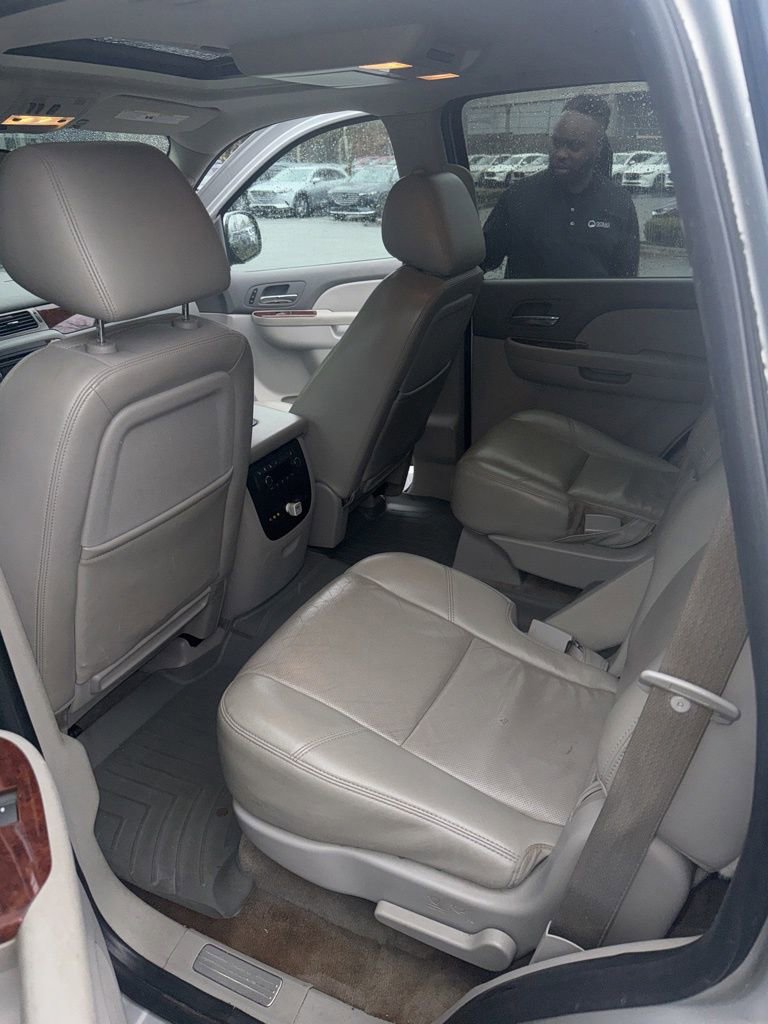 Used 2010 Chevrolet Tahoe LTZ image 7
