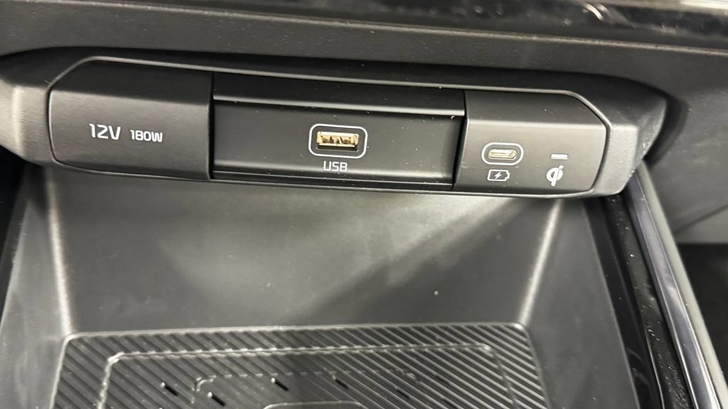 New 2026 Kia Niro FWD image 28