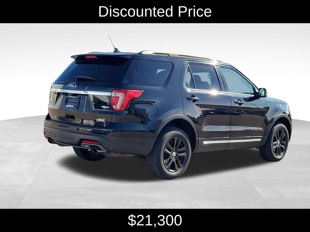 Used 2019 Ford Explorer XLT AWD/4WD image 3