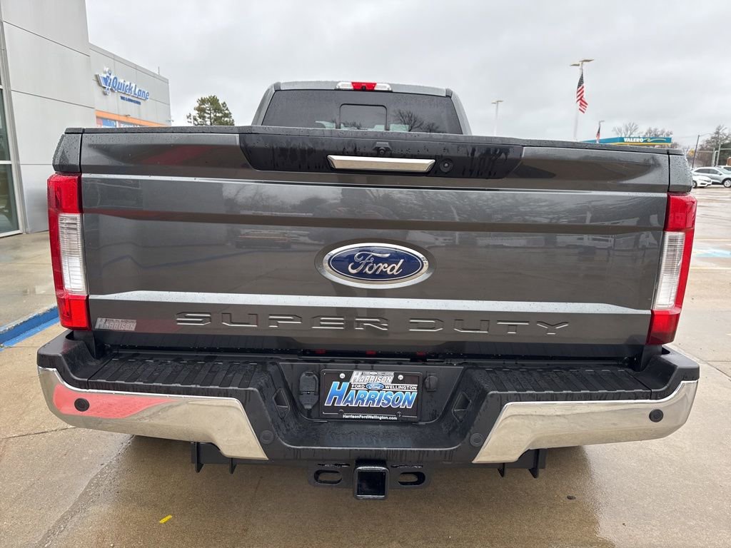Used 2018 Ford F350 Lariat w/ Chrome Package image 32