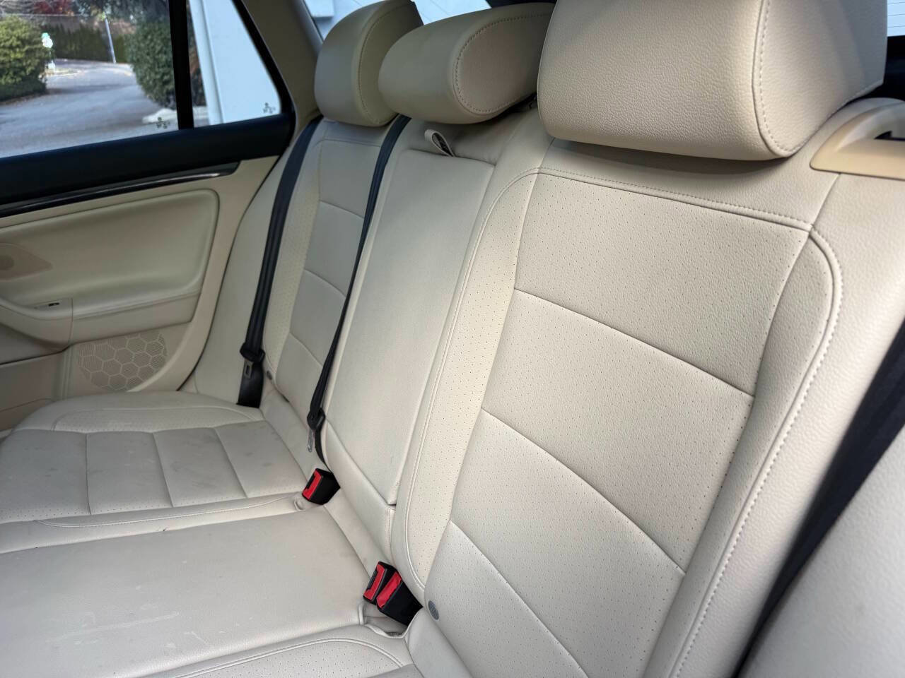 Used 2012 Volkswagen Jetta TDI image 9