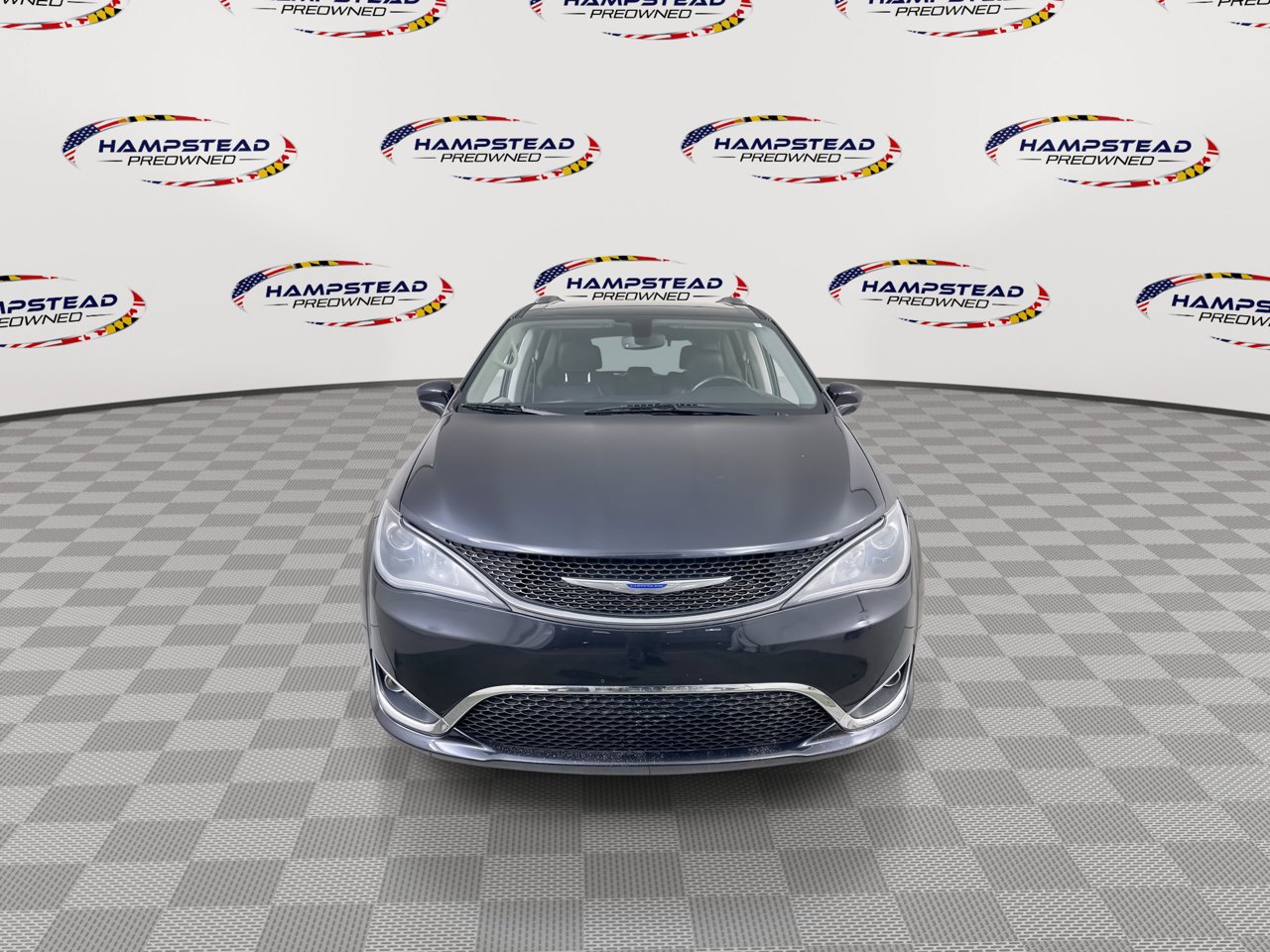 Used 2019 Chrysler Pacifica Touring-L FWD image 3