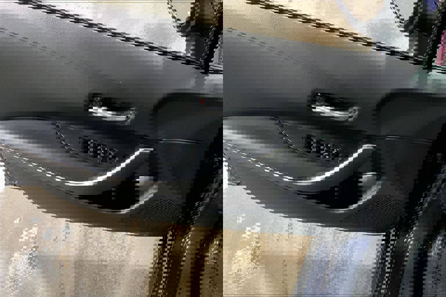 Used 2021 Toyota Corolla SE image 36