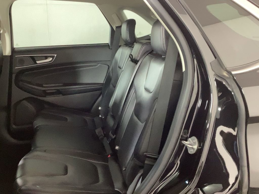 Used 2022 Ford Edge Titanium image 13