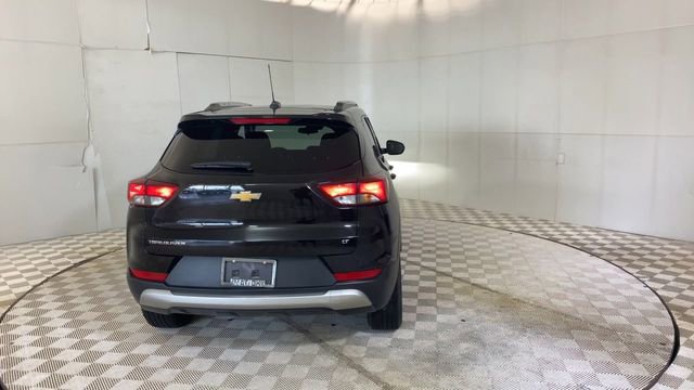 Used 2024 Chevrolet TrailBlazer LT FWD image 2