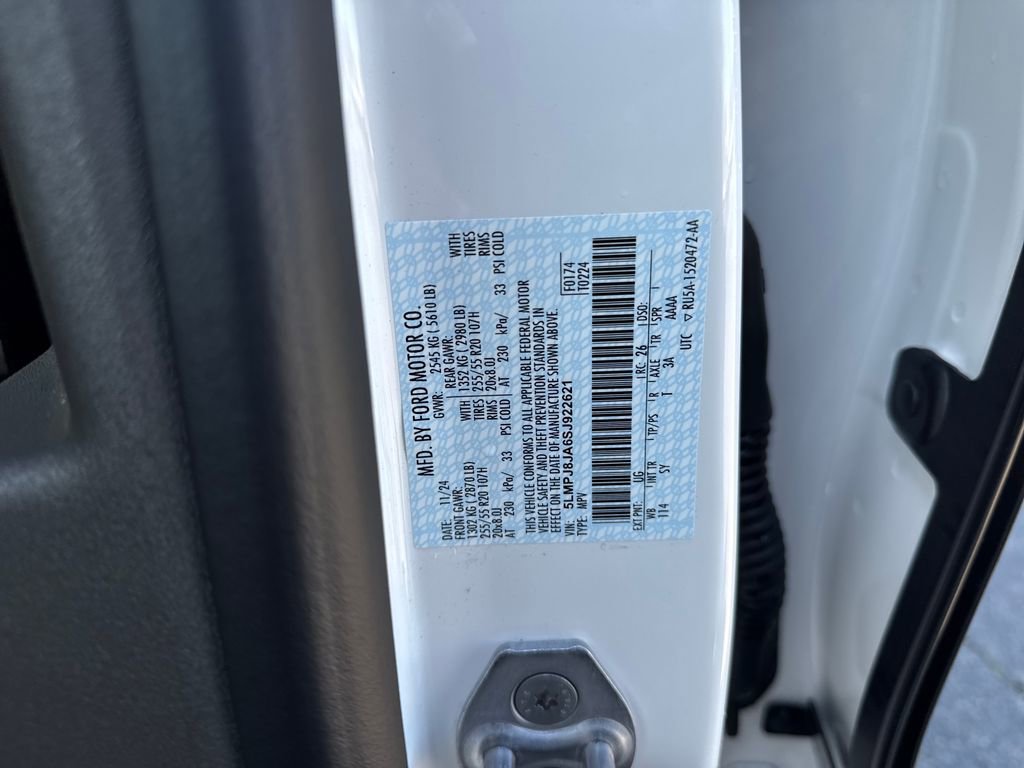 Used 2025 Lincoln Nautilus Premier w/ Jet Appearance Package image 16