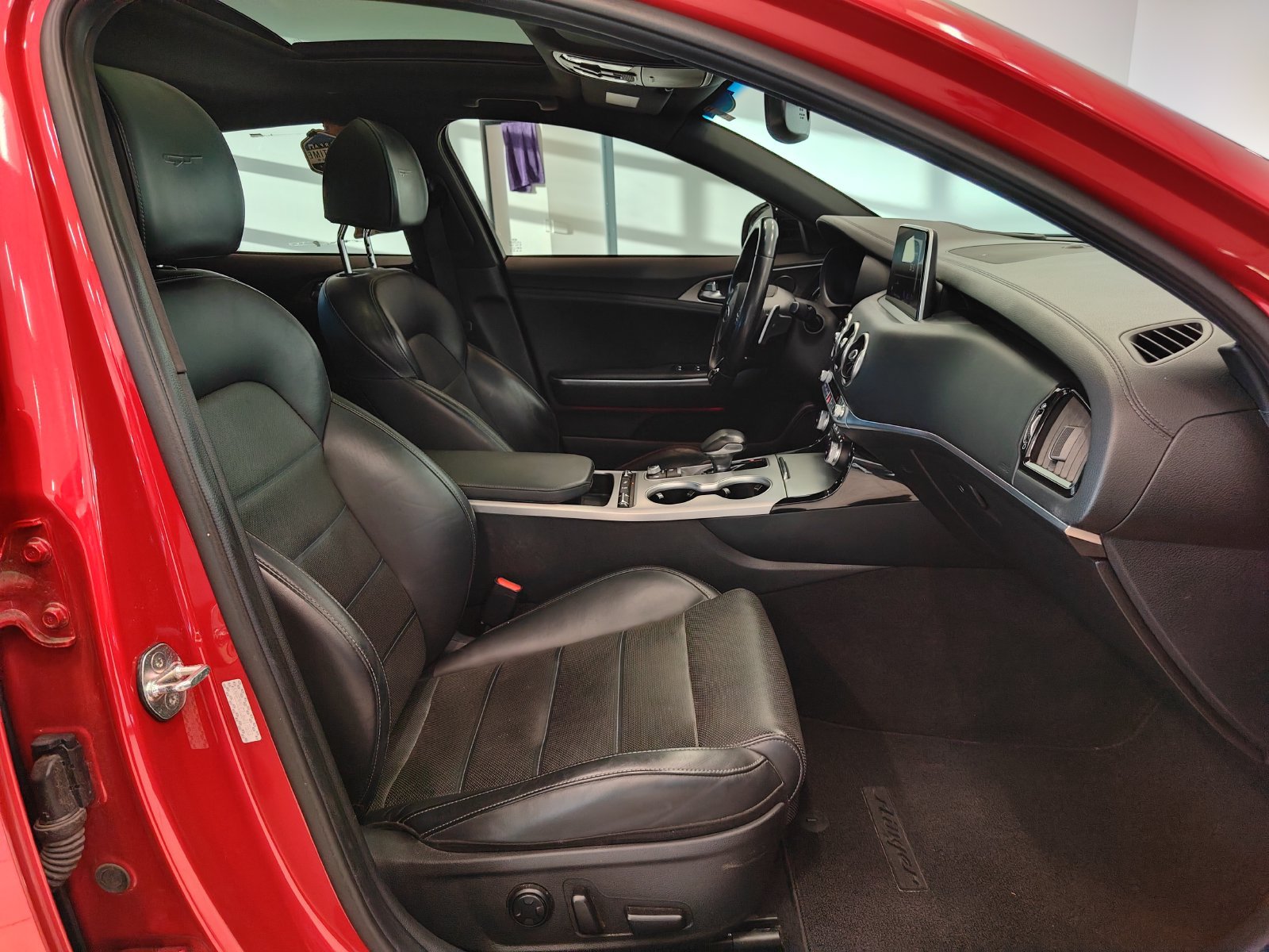 Used 2018 Kia Stinger GT2 RWD image 21