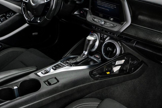 Used 2021 Chevrolet Camaro LT w/ Technology Package RWD image 18