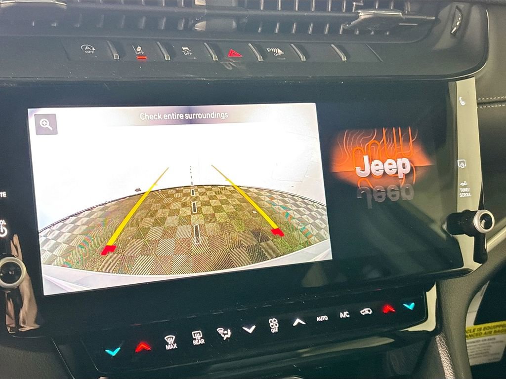New 2026 Jeep Grand Cherokee Altitude AWD/4WD image 17