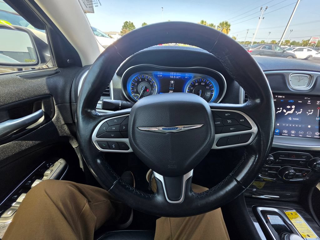 Used 2021 Chrysler 300 Touring L w/ Popular Equipment Group AWD/4WD image 19