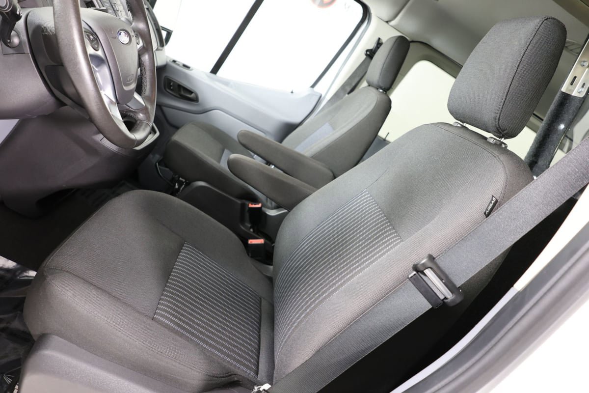Used 2019 Ford Transit 150 XLT RWD image 9