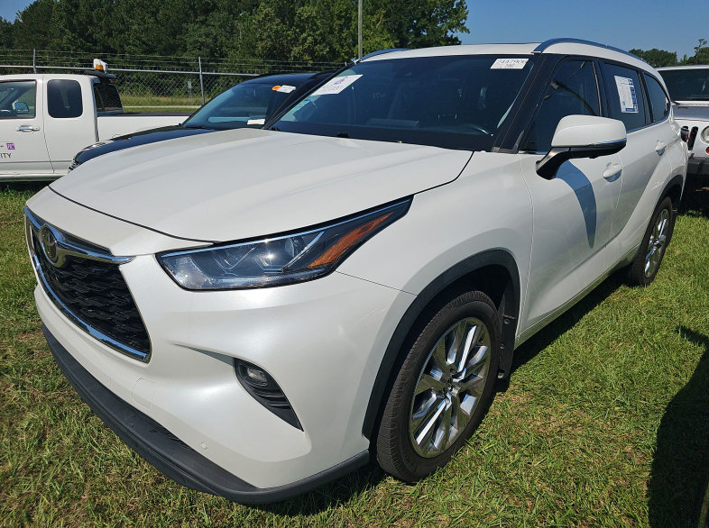 Used 2023 Toyota Highlander Limited