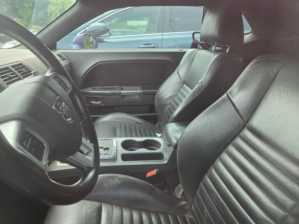 Used 2013 Dodge Challenger R/T RWD image 7