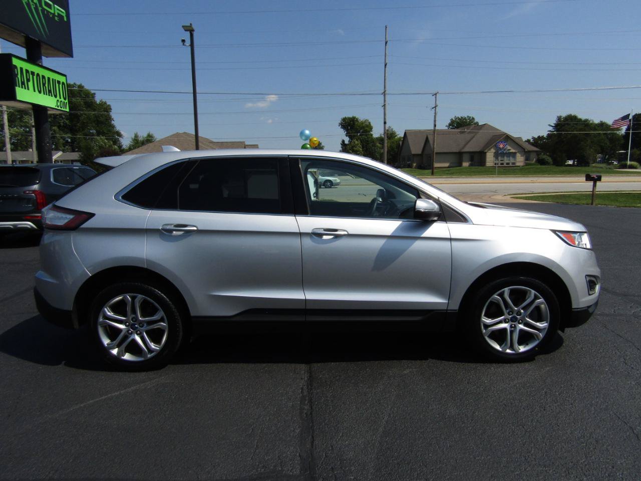 Used 2016 Ford Edge Titanium w/ Technology Package FWD image 10