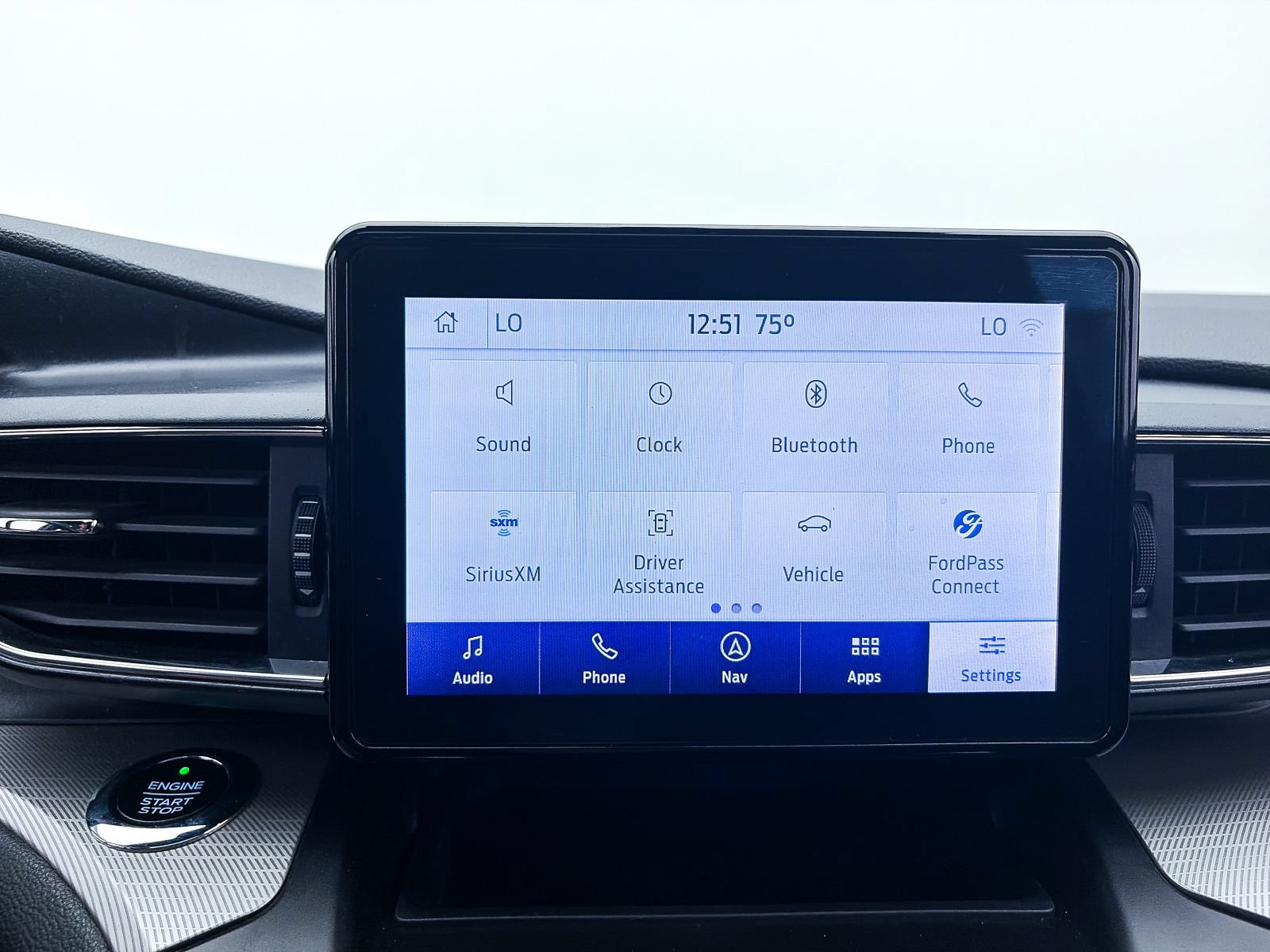 Used 2020 Ford Explorer XLT w/ Equipment Group 202A AWD/4WD image 19