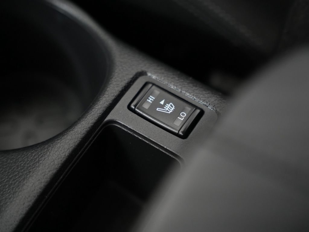 Used 2020 Nissan Rogue SV FWD image 27