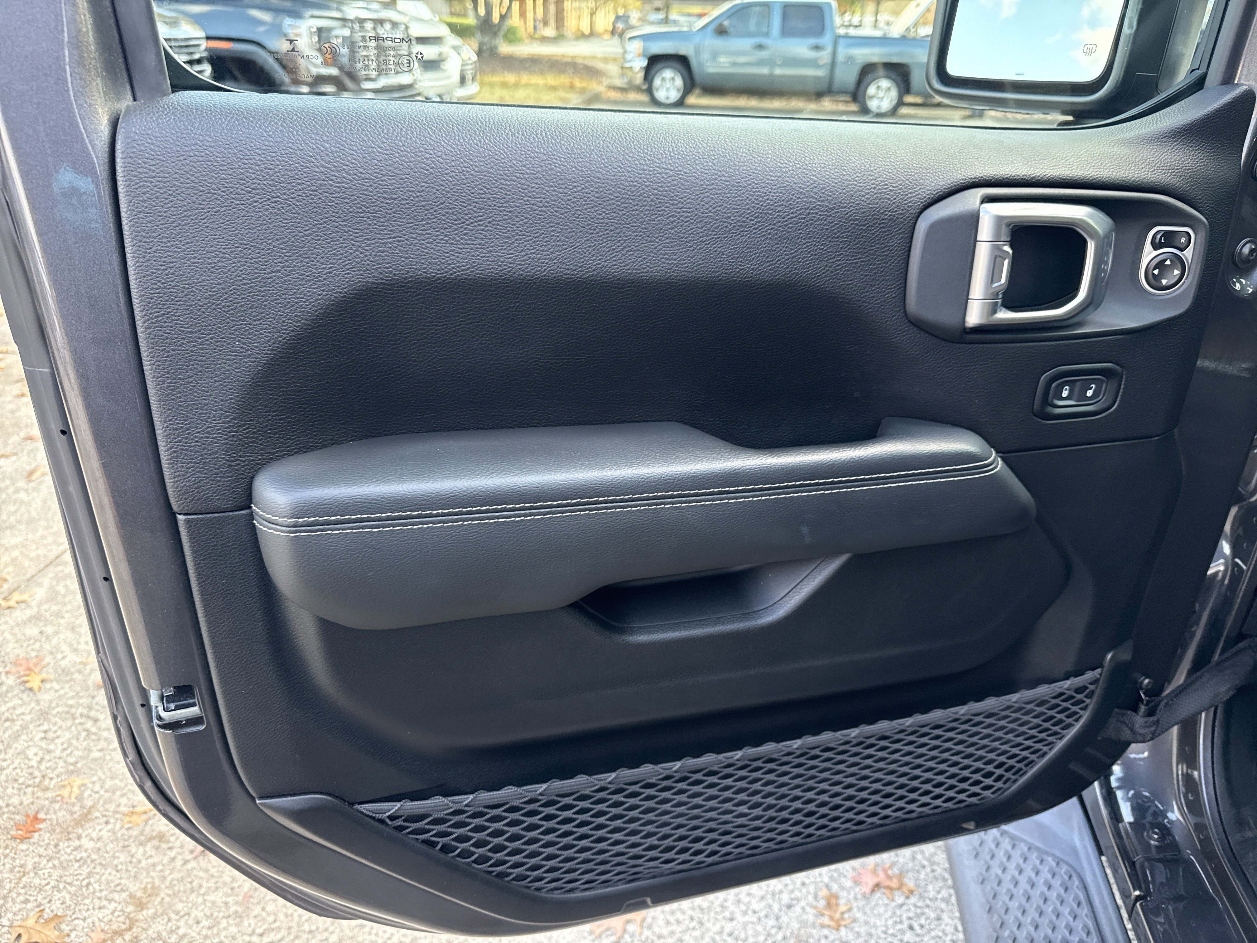 Used 2020 Jeep Gladiator Overland w/ Safety Group image 10