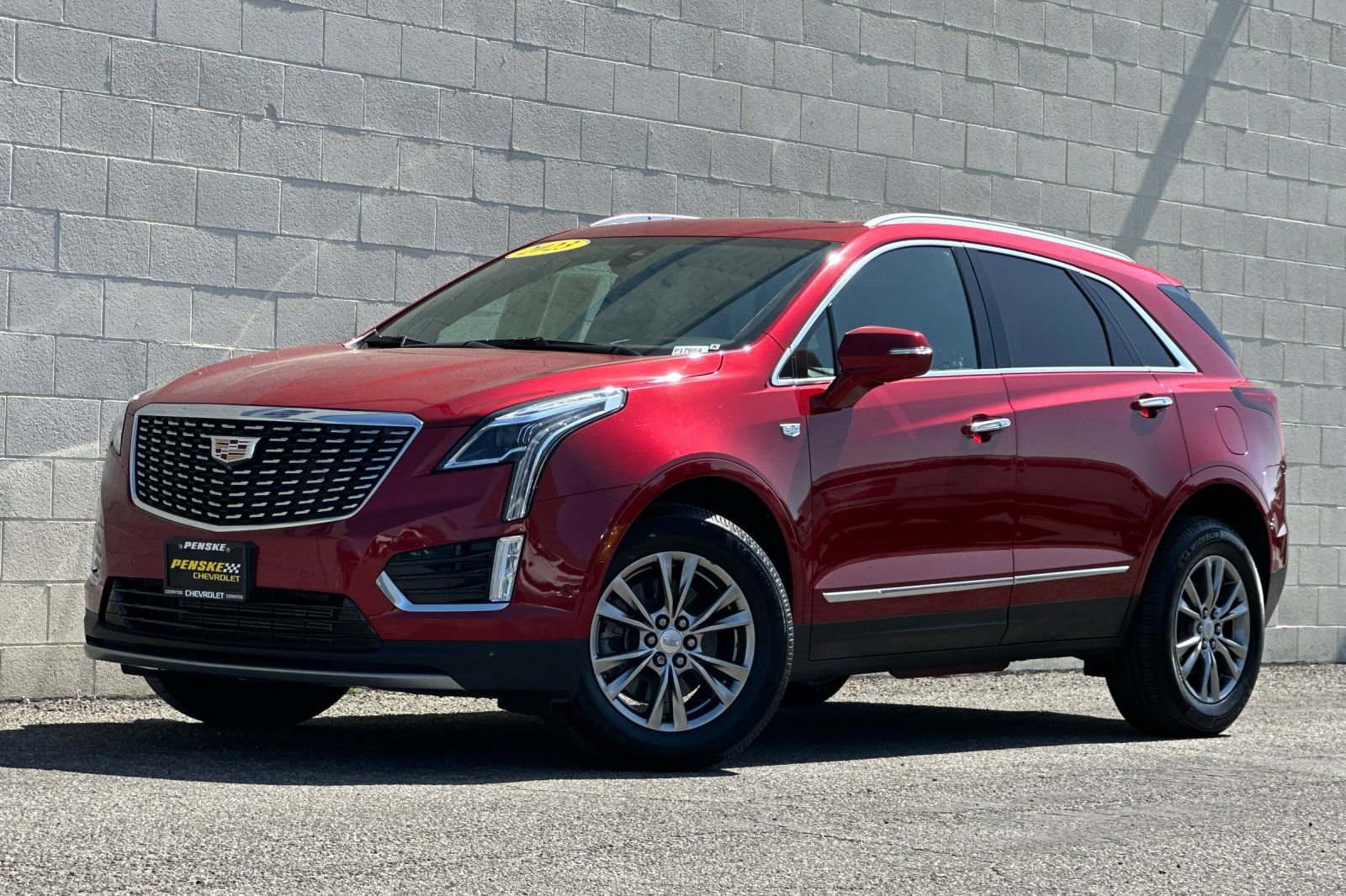 Certified 2023 Cadillac XT5 Premium Luxury w/ Technology Package FWD image 8
