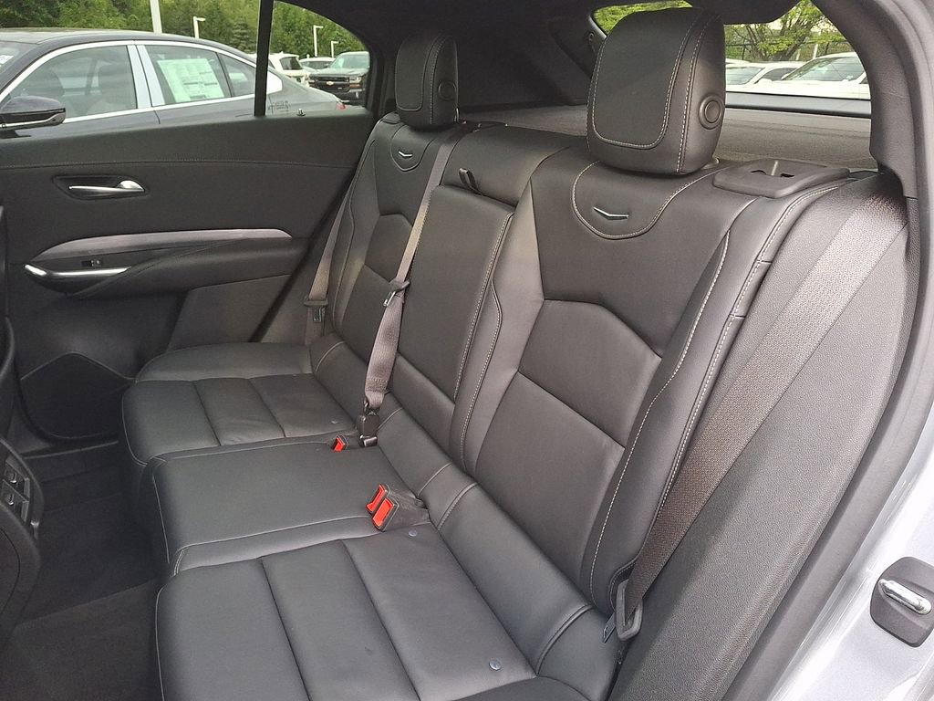 Used 2024 Cadillac XT4 Premium Luxury w/ Cold Weather Package AWD/4WD image 7
