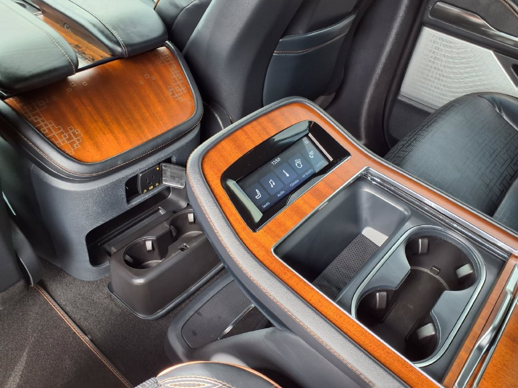 Used 2026 Lincoln Navigator Black Label AWD/4WD image 14