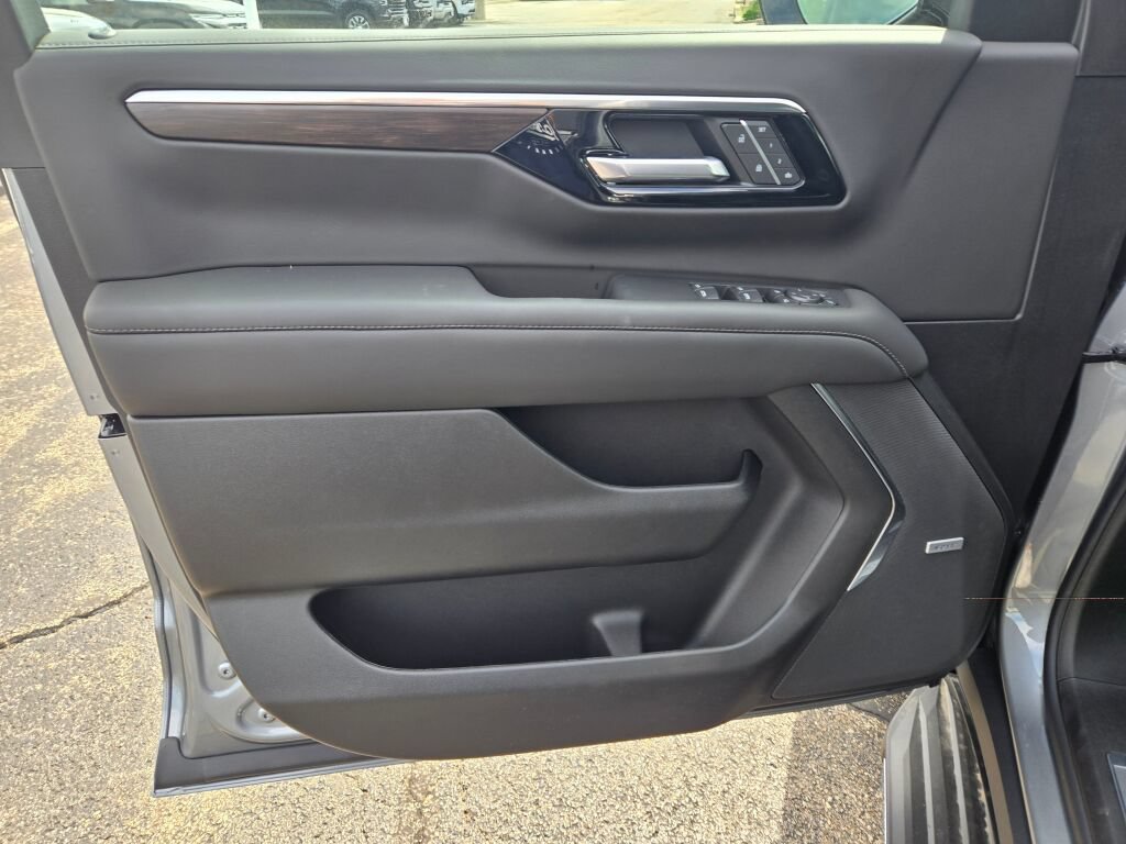 New 2026 Chevrolet Tahoe LT w/ Comfort Package AWD/4WD image 22