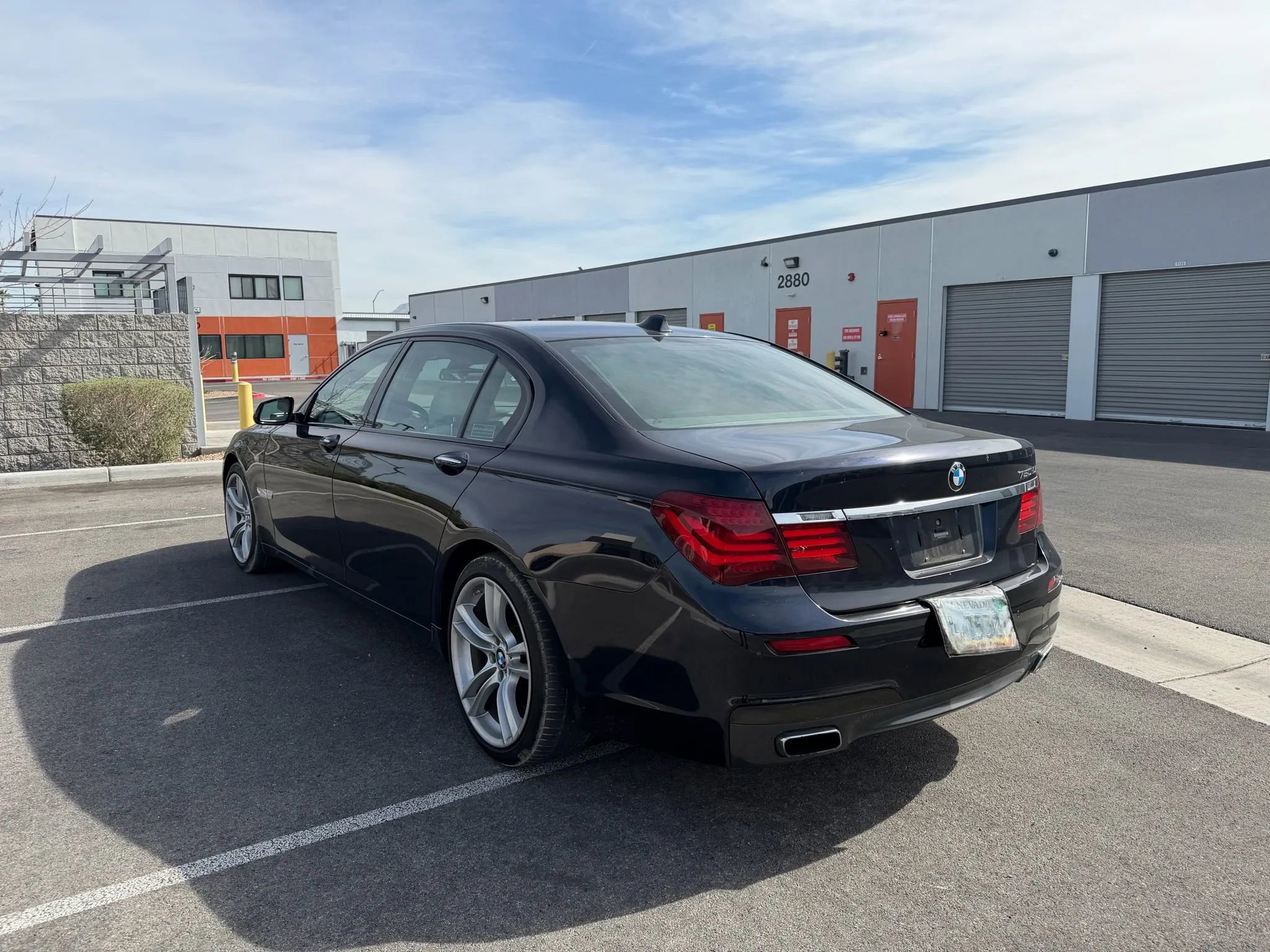 Used 2015 BMW 750Li w/ M Sport Edition RWD image 4