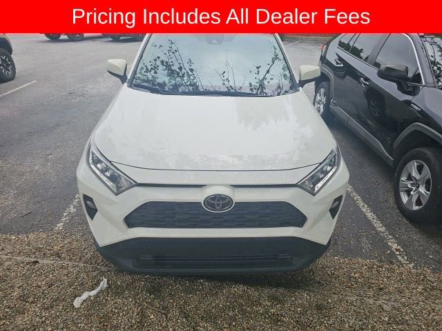 Used 2019 Toyota RAV4 XLE w/ Convenience Package FWD image 2