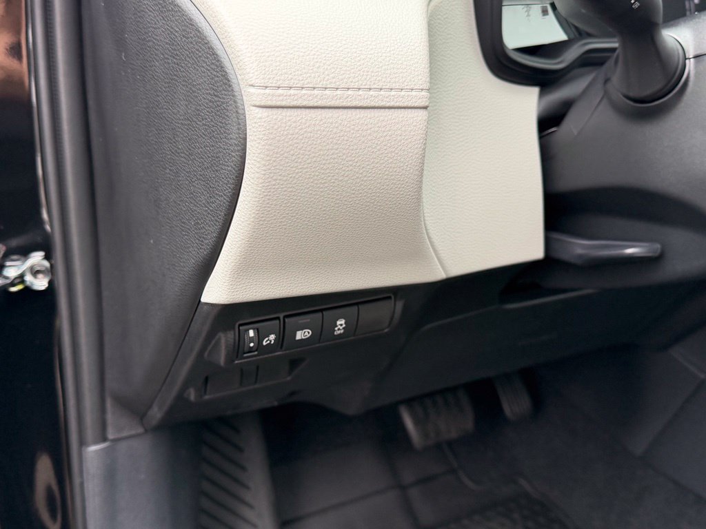 Certified 2026 Toyota Corolla Cross L AWD/4WD image 15