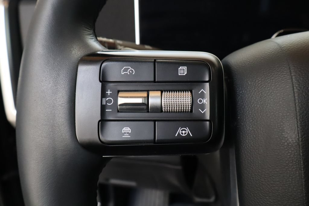 Used 2025 Hyundai Santa Fe SEL FWD image 17