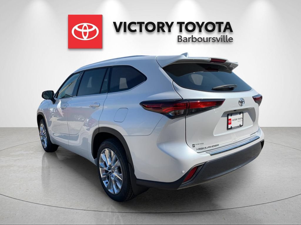 New 2026 Toyota Highlander Limited AWD/4WD image 3