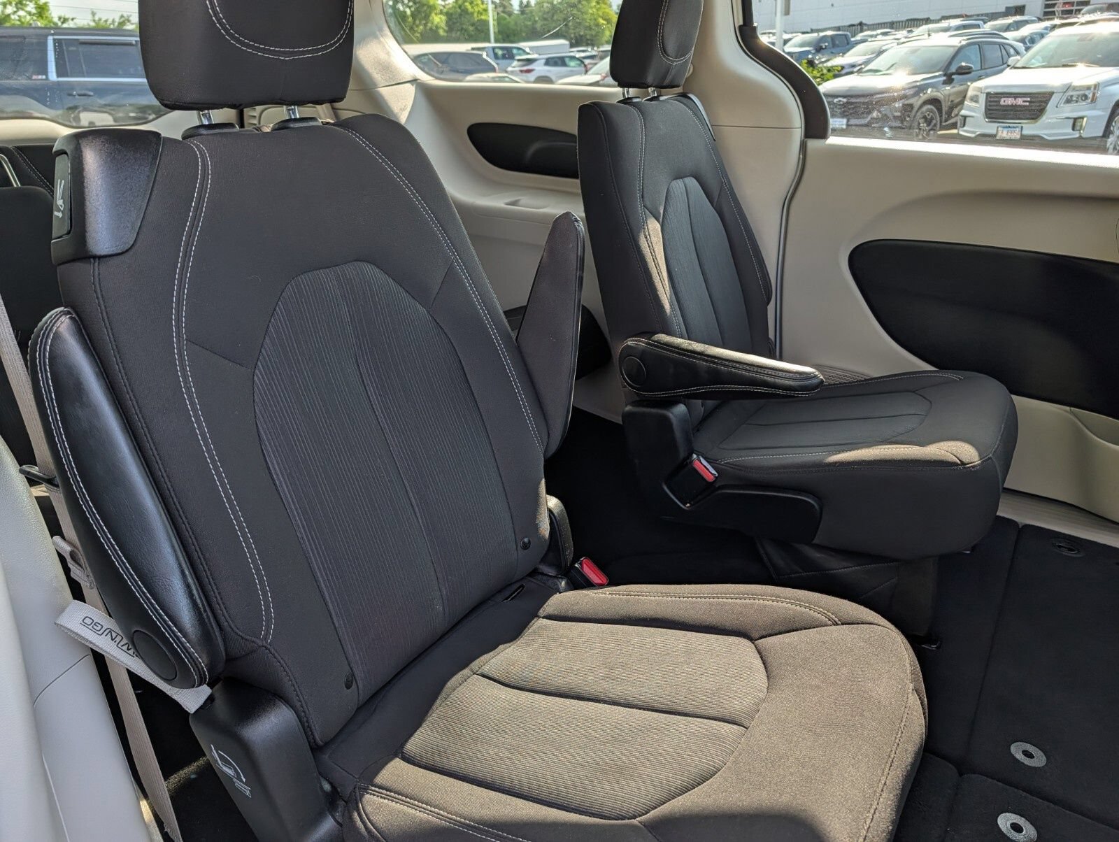 Used 2024 Chrysler Voyager LX FWD image 21