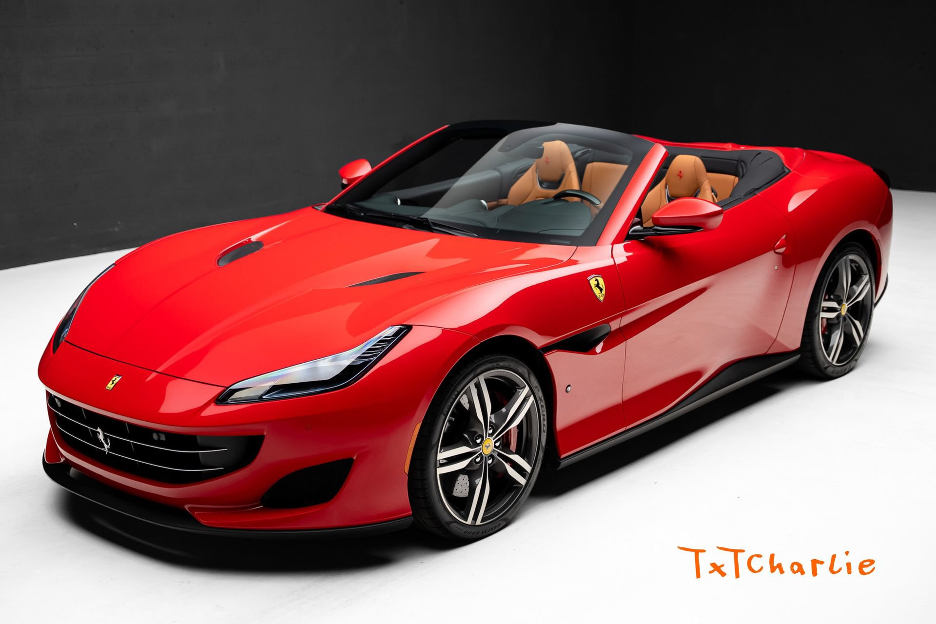 Used 2019 Ferrari Portofino RWD image 1