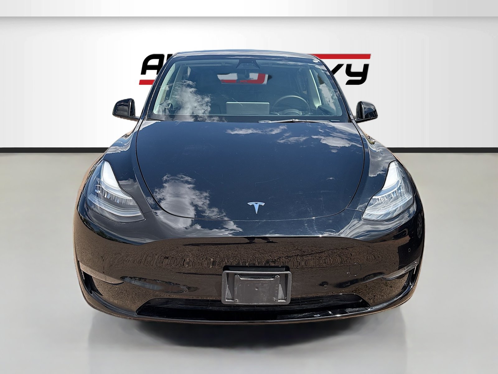 Used 2021 Tesla Model Y Long Range AWD/4WD image 2