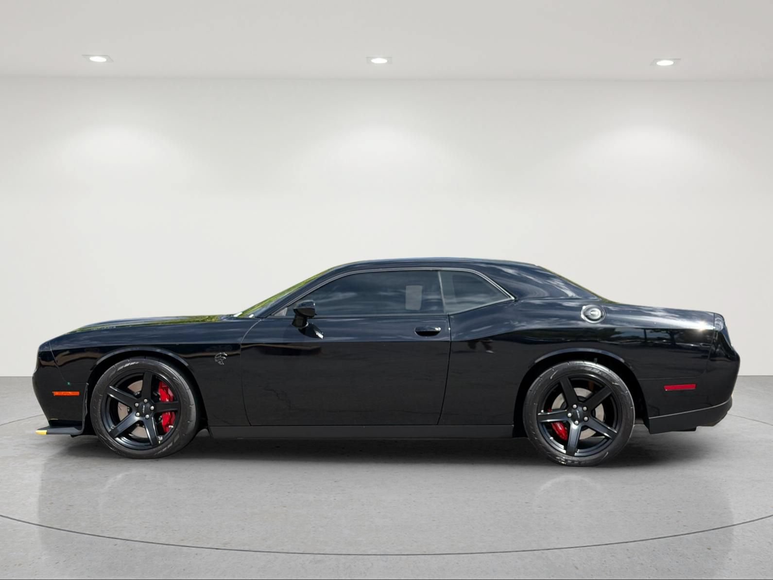Used 2022 Dodge Challenger SRT Hellcat Redeye RWD image 2