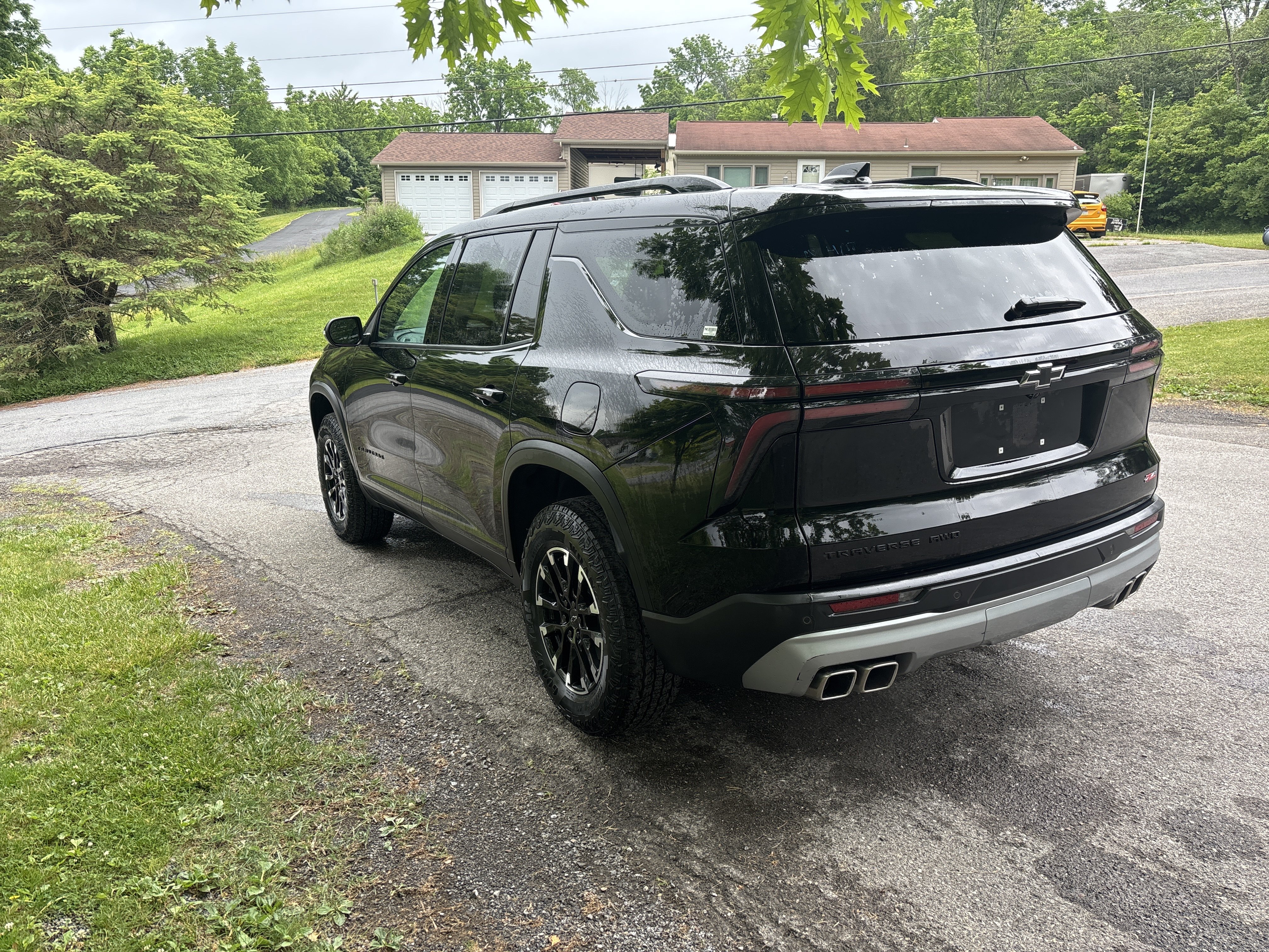 Used 2025 Chevrolet Traverse Z71 AWD/4WD image 6