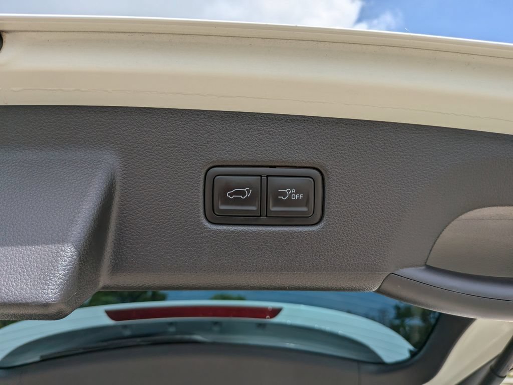Certified 2024 Kia Carnival SX Prestige FWD image 13