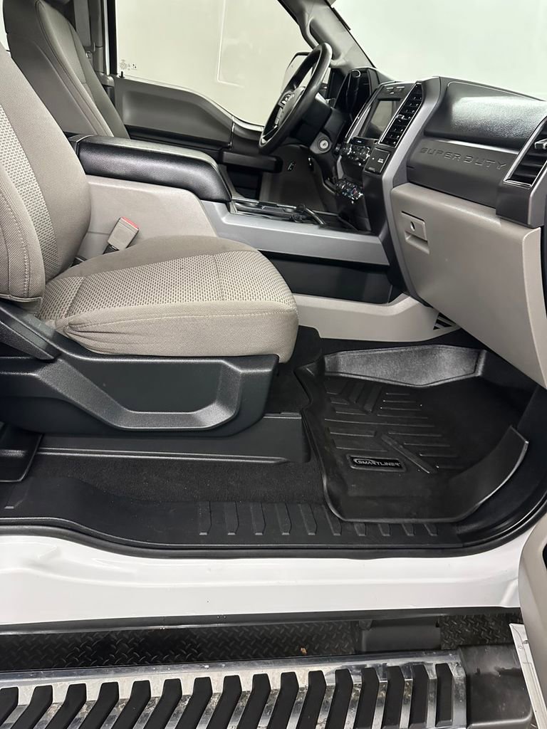 Used 2019 Ford F250 XLT w/ XLT Premium Package image 44