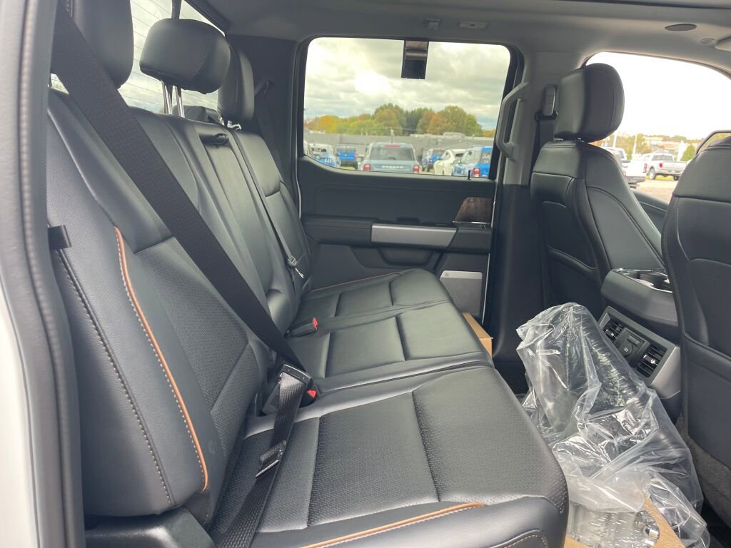New 2026 Ford F350 Lariat w/ Black Appearance Package image 13