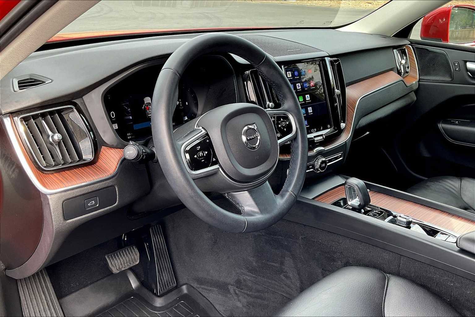 Used 2023 Volvo XC60 B5 Plus w/ Climate Package image 17