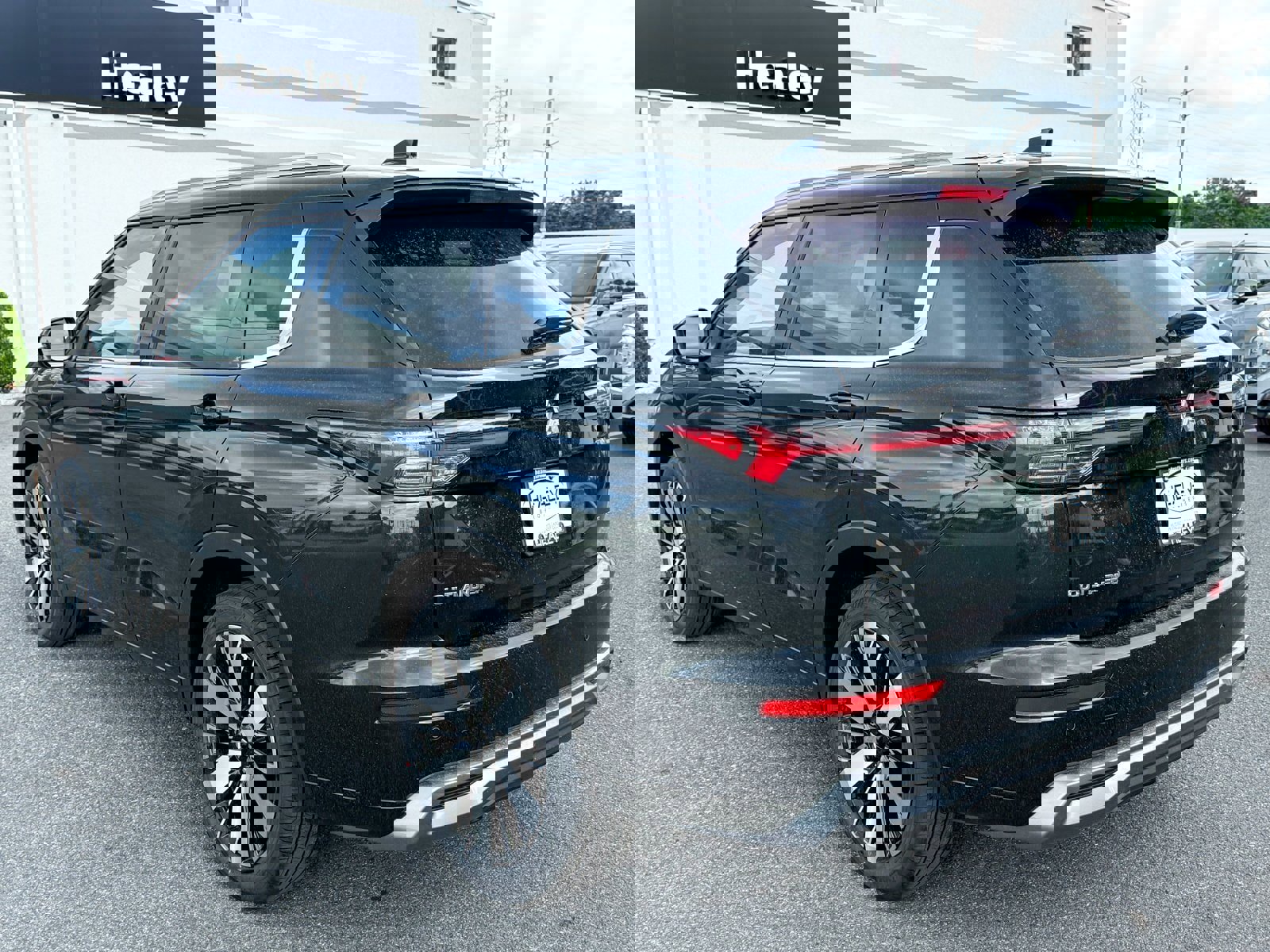 New 2025 Mitsubishi Outlander AWD image 2