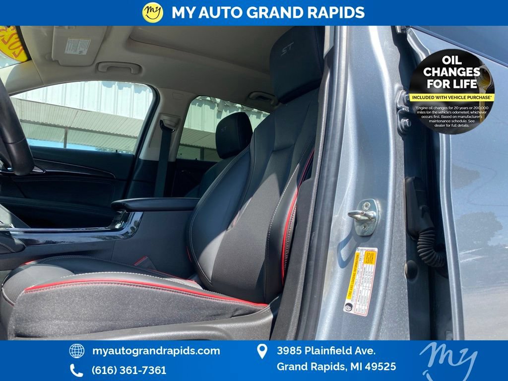 Used 2023 Buick Envision Essence w/ Sport Touring Package AWD/4WD image 14