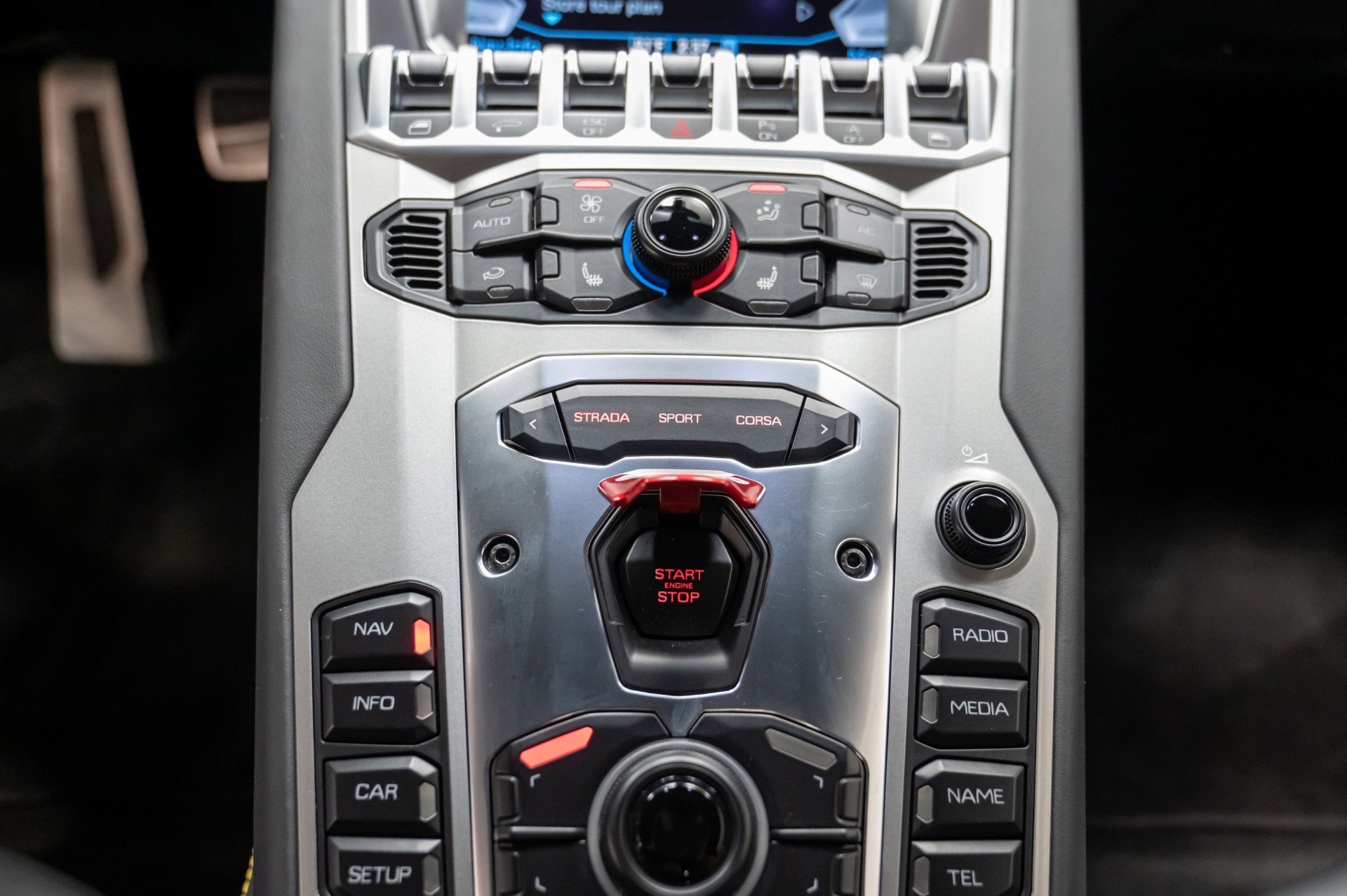 Used 2014 Lamborghini Aventador LP 700-4 image 30