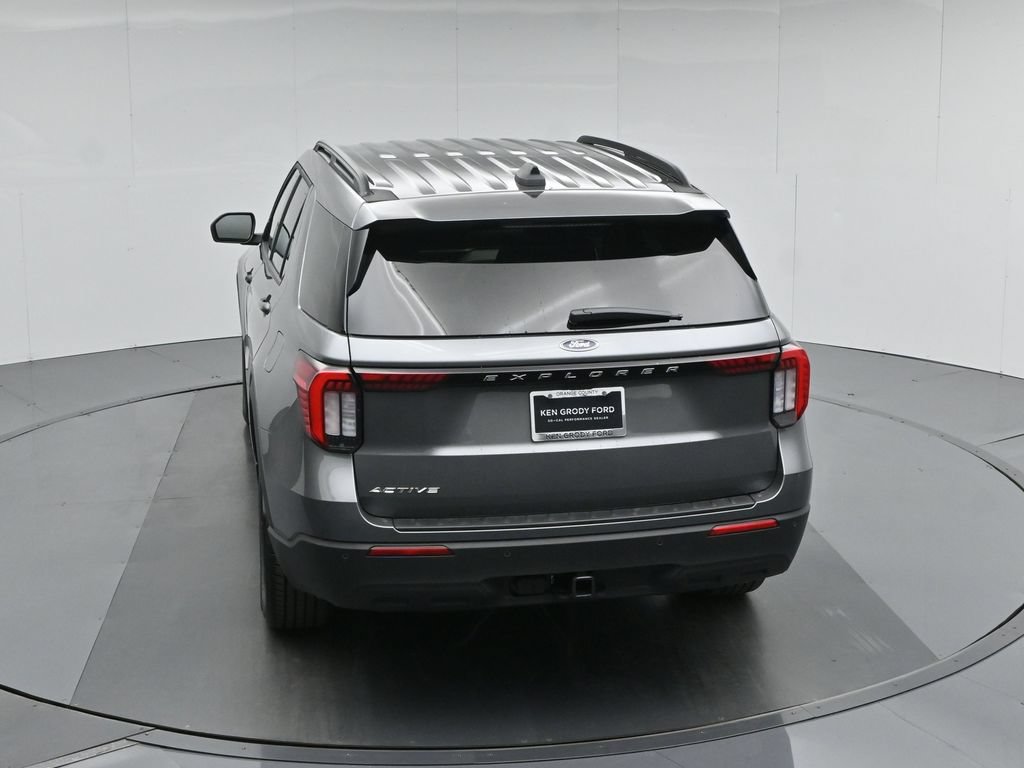 New 2026 Ford Explorer Active RWD image 40
