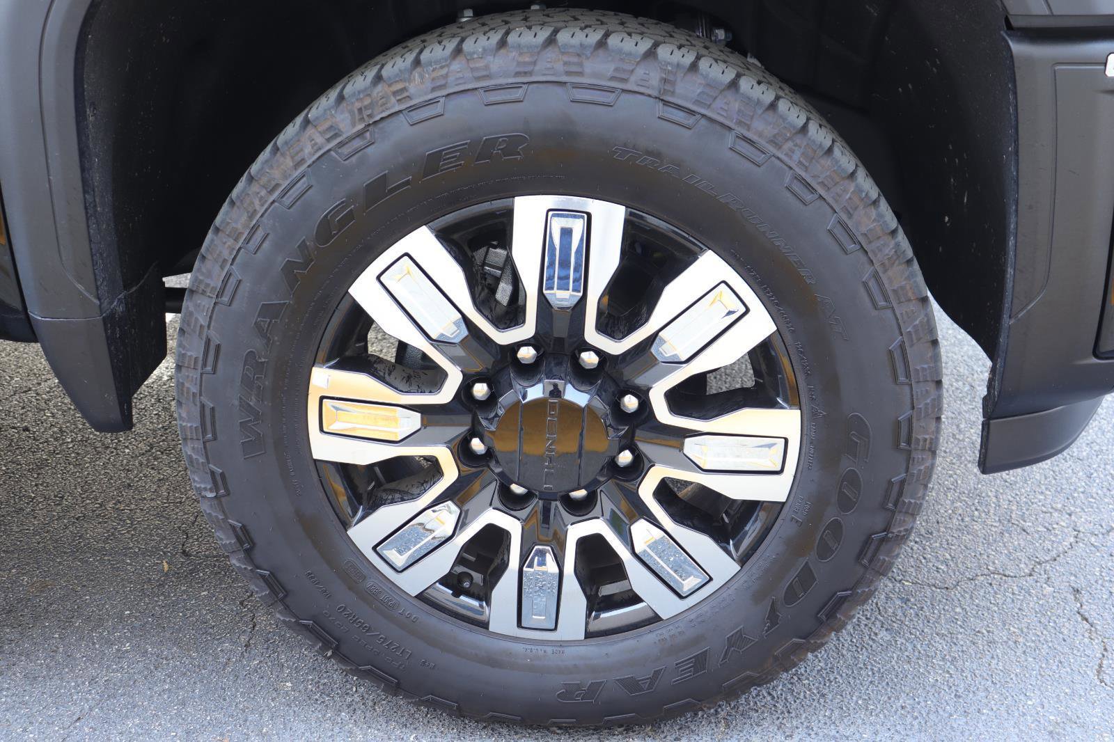 Used 2025 GMC Sierra 2500 Denali w/ Denali Reserve Package image 44