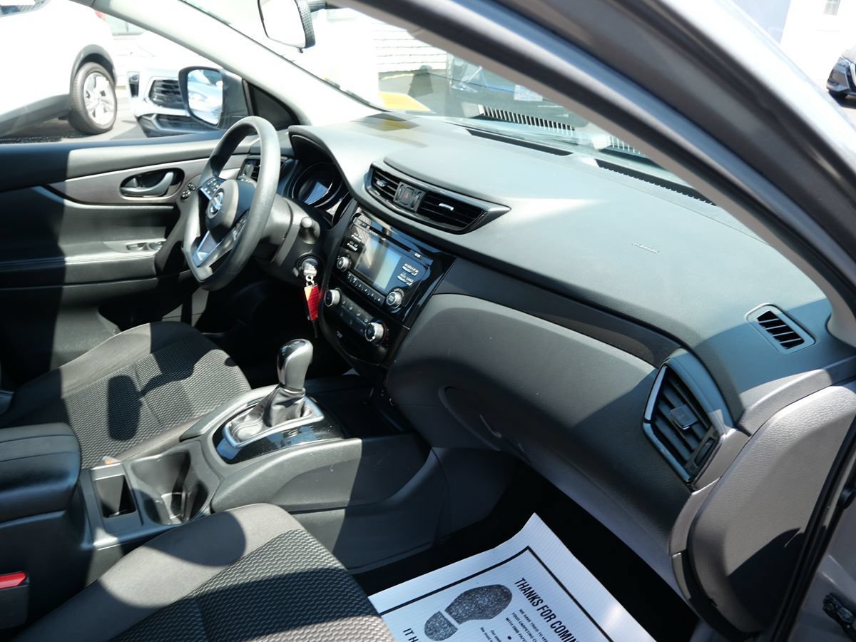 Used 2017 Nissan Rogue Sport S w/ S Appearance Package FWD image 29