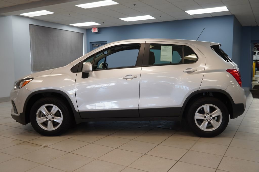 Used 2019 Chevrolet Trax LS image 2