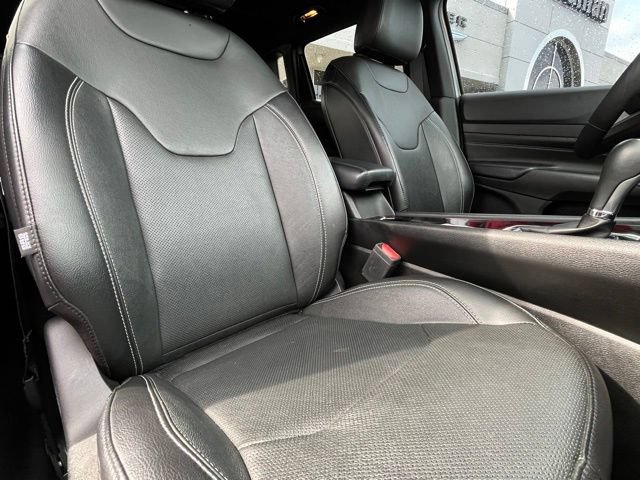 Used 2023 Jeep Compass High Altitude w/ Driver Assist Group I AWD/4WD image 32
