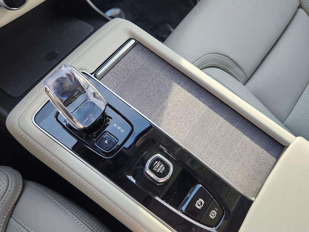 New 2026 Volvo XC90 T8 Ultra w/ Protection Package Premier image 11