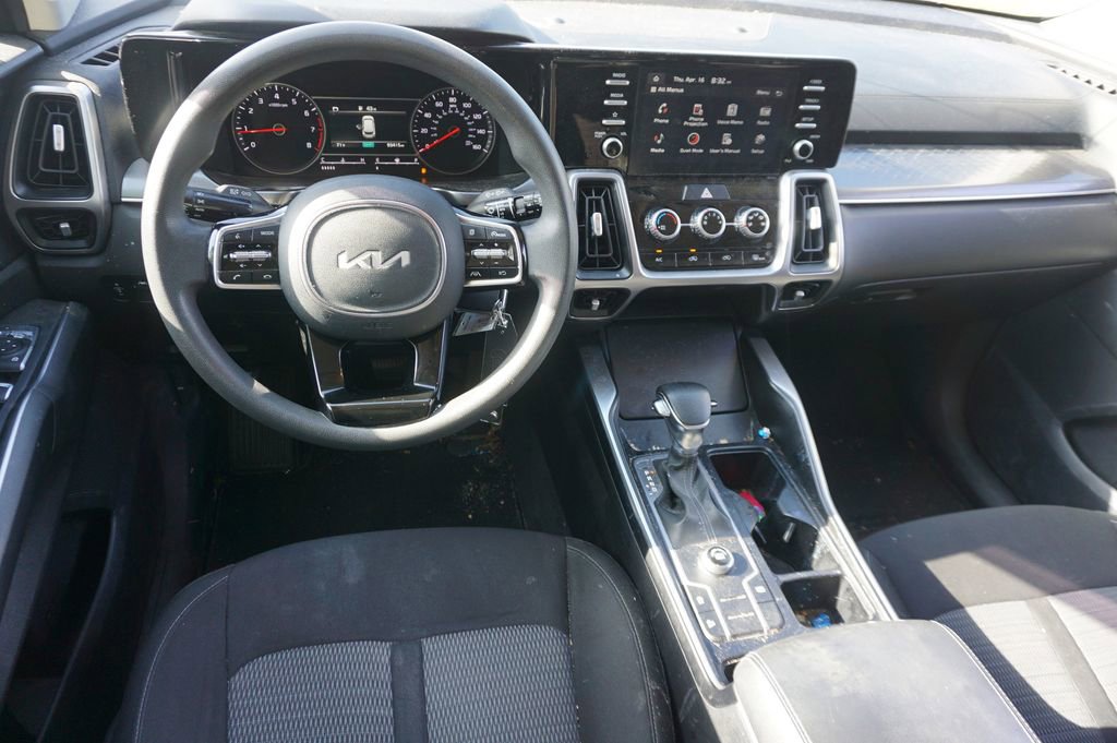 Used 2022 Kia Sorento LX FWD image 5